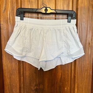 Lululemon White Hotty Hot Low Rise Lined Short 2.5”